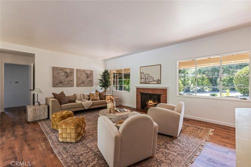 4920 Hillard Ave, La Canada Flintridge, CA, 91011-1505 | Card Image