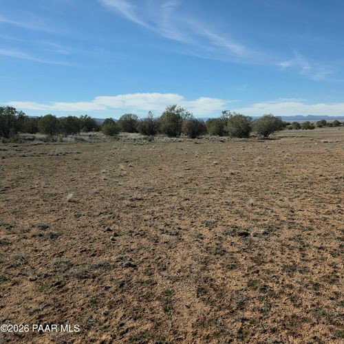40-001s N Bella Villa Ln, Paulden, AZ, 86334 | Card Image
