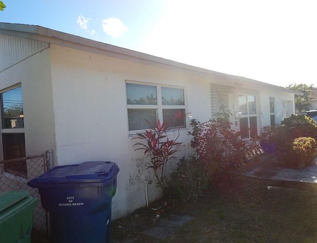 1263 W 27 Th St, House other with 3 bedrooms, 1 bathrooms and null parking in Riviera Beach FL | Image 25
