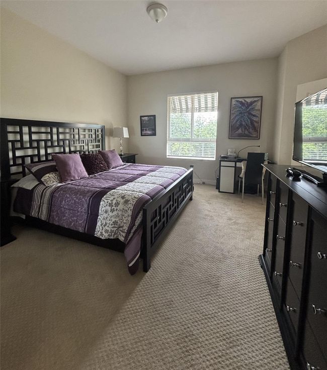 Master Bedroom | Image 9