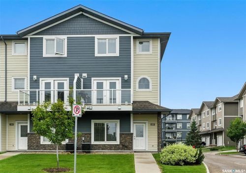 202-212 Willis Cres, Saskatoon, SK, S7T0R7 | Card Image
