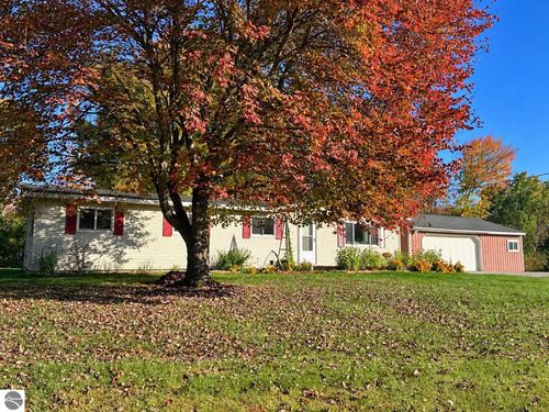 6893 E Baseline Road, Mt Pleasant, MI, 48858 | Card Image