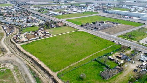 4865 E Jensen Ave, Fresno, CA, 93725-1803 | Card Image