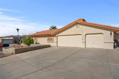 2558 Country Club Dr, Bullhead City, AZ, 86442-7708 | Card Image