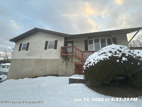 531 Oak St, Taylor, PA, 18517-1319 | Card Image