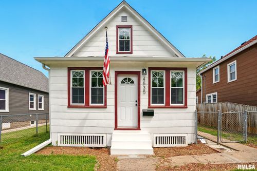 4535 15th Ave, Rock Island, IL, 61201-3925 | Card Image