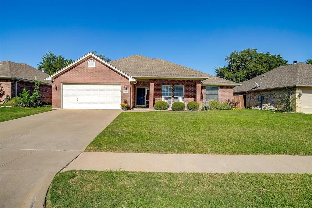 Heberle Dr, Burleson, TX 76028