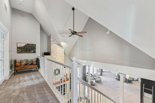 Upper Level Landing | Image 26