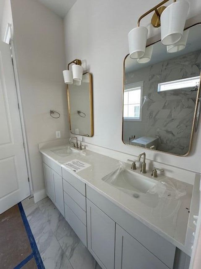 Down stairs owners suite bath | Image 34