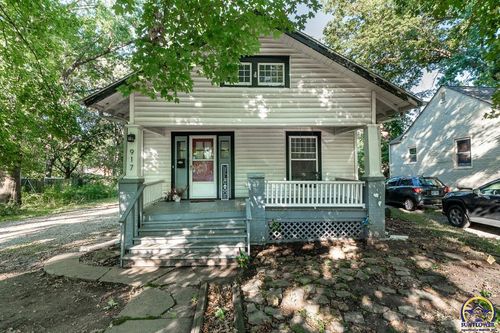 917 Sw Warren Ave, Topeka, KS, 66606-1882 | Card Image