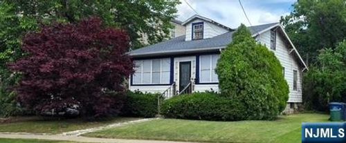 886 Main Street, Hackensack, NJ, 07601 | Card Image