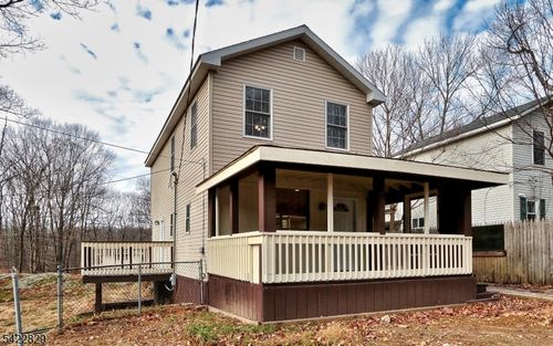 422 Brown Trl, Hopatcong, NJ, 07843-1108 | Card Image