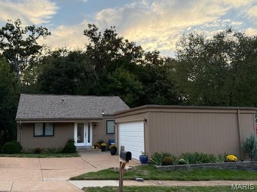 949 Barcroft Woods Ct, Manchester, MO, 63021-6912 | Card Image