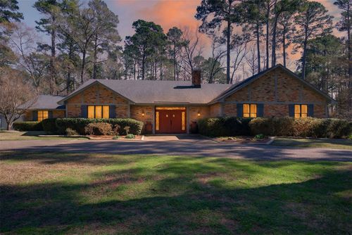 327 Maggie Ln, Shreveport, LA, 71106-7717 | Card Image