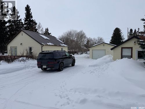 302 Humbolt St, Jansen, SK, S0K1H0 | Card Image