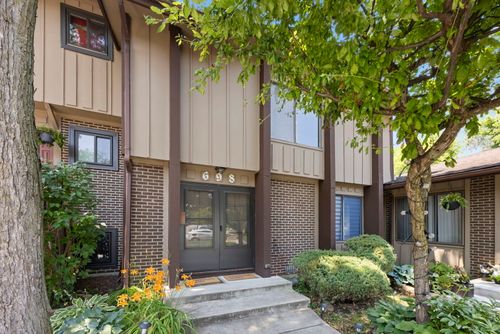 698 Circle Dr, Roselle, IL, 60172-1456 | Card Image