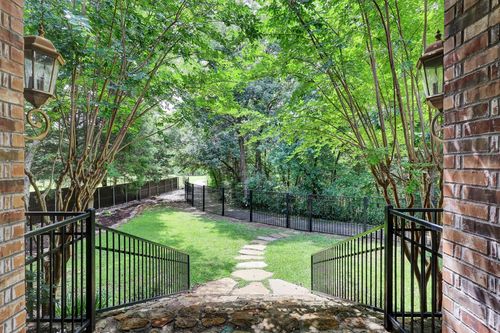 451 Sloan Creek Pkwy, Fairview, TX, 75069-6829 | Card Image