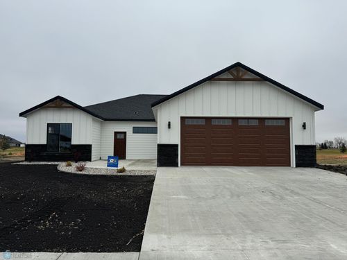 215 Emma Ct, Mapleton, ND, 58059-4000 | Card Image