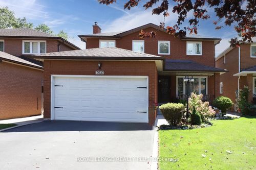 1086 Hedge Dr, Mississauga, ON, L4Y1G2 | Card Image