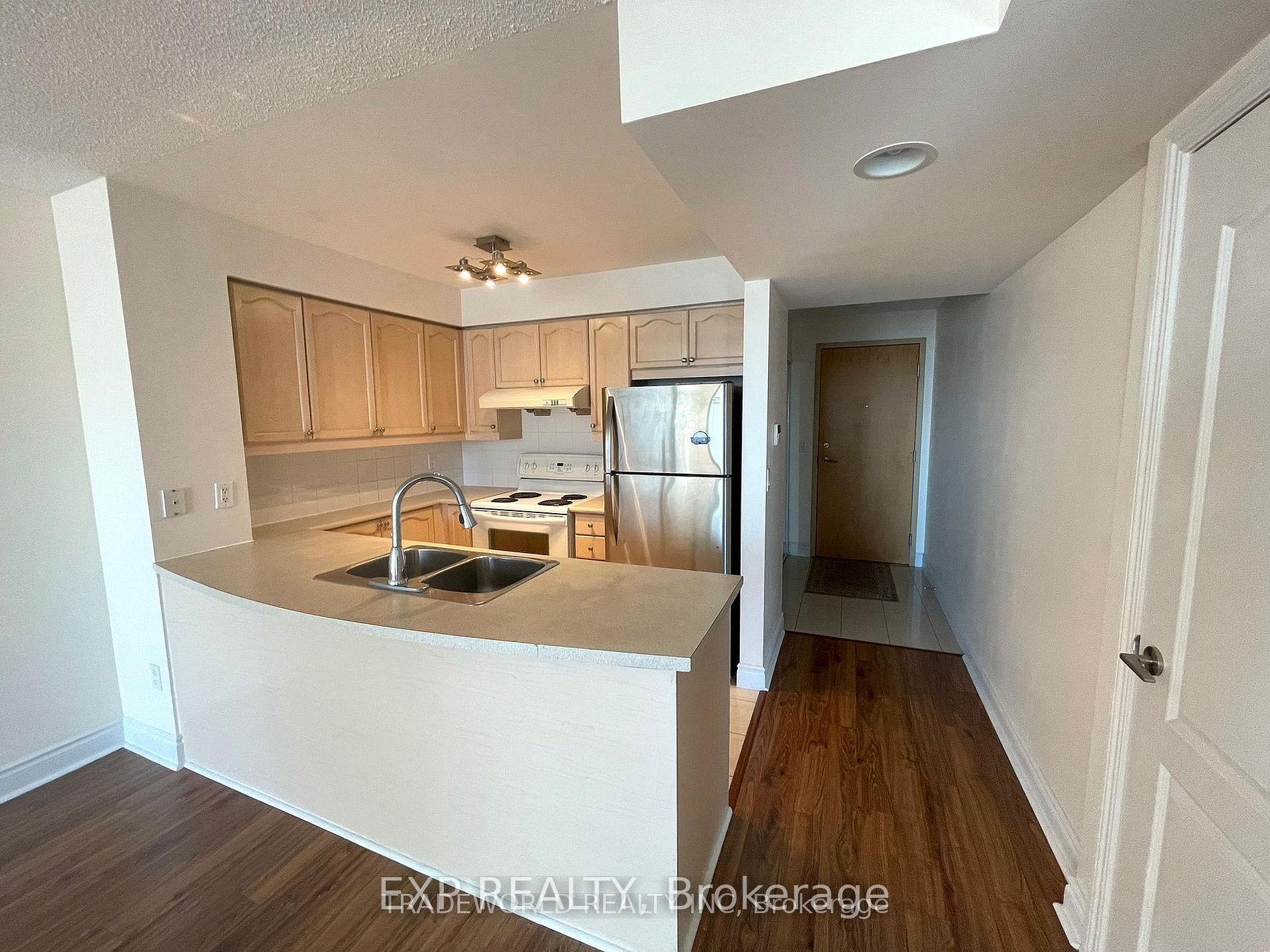 Residential Lease in Toronto E09 3