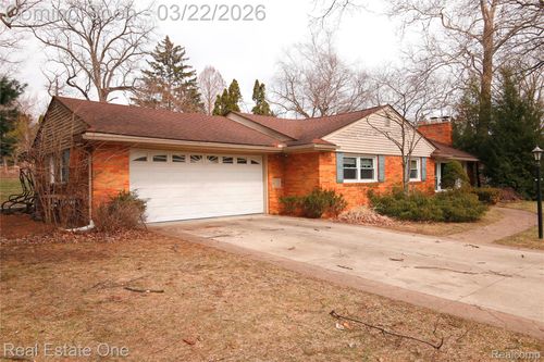 1430 Stockport Dr, Rochester Hills, MI, 48309-2252 | Card Image