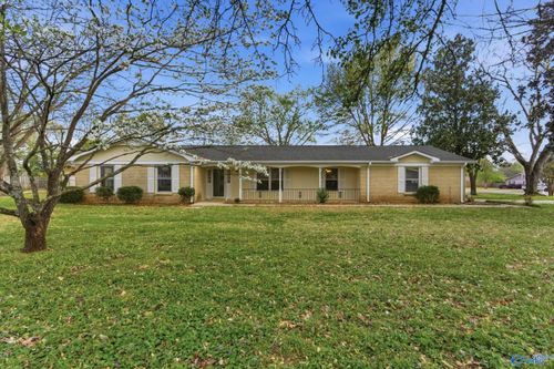 110 Flowerwood Dr, Meridianville, AL, 35759-1512 | Card Image