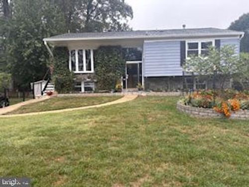 8418 Stonewall Dr, VIENNA, VA, 22180-6859 | Card Image