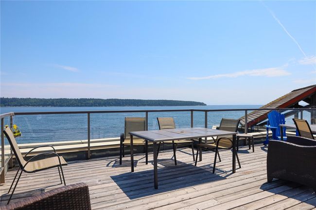Roof top deck for the Whaler building | Image 38