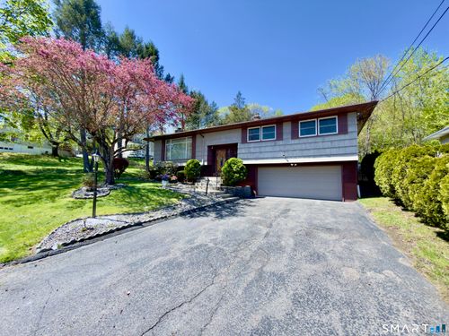 25 Greenfield Ave, Waterbury, CT, 06708-1715 | Card Image