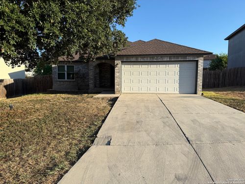 8015 Chestnut Gate Dr, Converse, TX, 78109-3108 | Card Image