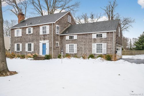 4 Colonial Court, Islip, NY, 11706 | Card Image