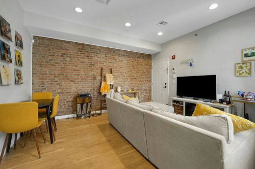 3c-42 Prospect St, Jersey City, NJ, 07307-1864 | Card Image