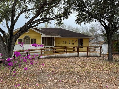 955 Adams St, Mission, TX, 78572-3401 | Card Image