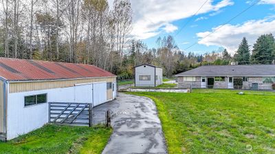 20460 244th Avenue Se, House other with 3 bedrooms, 1 bathrooms and 3 parking in Maple Valley WA | Image 3