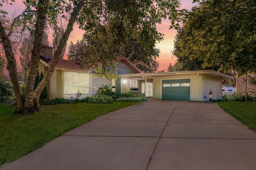 3330 Belden Drive Ne, Saint Anthony, MN, 55418 | Card Image