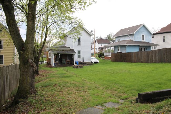 812 5 Th St, House other with 2 bedrooms, 1 bathrooms and 2 parking in Rochester PA | Image 11