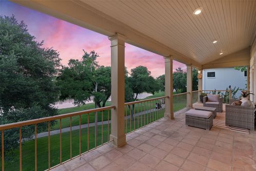 52 Club Estates Pkwy, The Hills, TX, 78738-1429 | Card Image