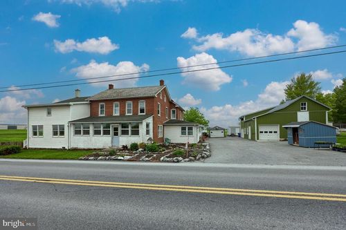 706 N Shirk Rd, NEW HOLLAND, PA, 17557-9736 | Card Image