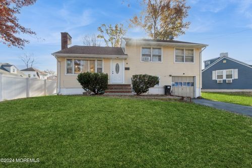 8 Forest Brook Dr, North Plainfield, NJ, 07060-4327 | Card Image