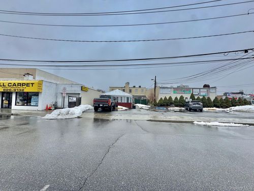 3943 Merrick Rd, Seaford, NY, 11783-2823 | Card Image