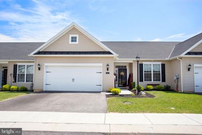 416 Osage Drive, Townhouse with 3 bedrooms, 2 bathrooms and null parking in HANOVER PA | Image 2