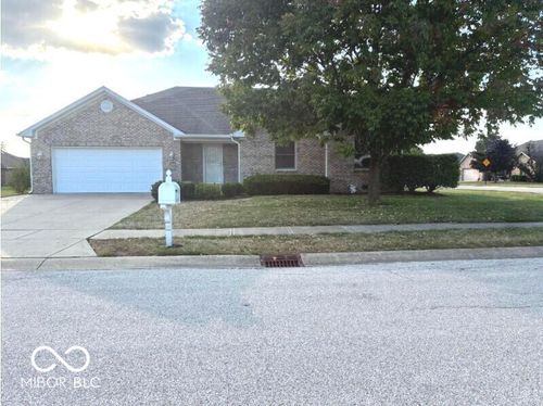 1804 Pine Cone Dr, Brownsburg, IN, 46112-7705 | Card Image