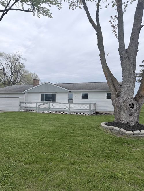 965 Remus Rd, Mount Pleasant, MI, 48858-9073 | Card Image