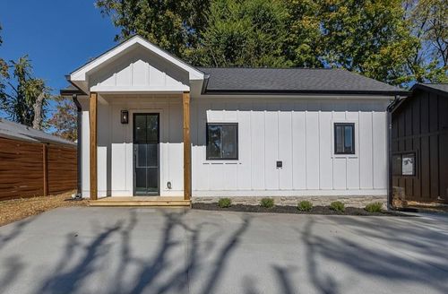 1905 Highland Ave, Columbia, TN, 38401-4038 | Card Image