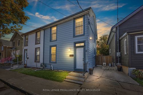 21 Main St, Kingston, ON, K7K3Y2 | Card Image