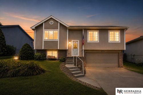 19116 U Street, Omaha, NE, 68135 | Card Image