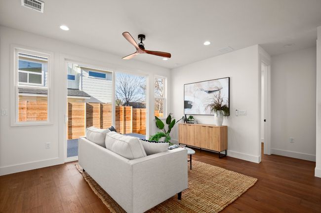 2 - 2207 E 13 Th St, House other with 3 bedrooms, 3 bathrooms and 3 parking in Austin TX | Image 5