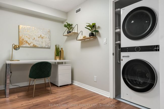 1007 - 30 Herons Hill Way, Condo with 2 bedrooms, 1 bathrooms and 1 parking in North York ON | Image 4