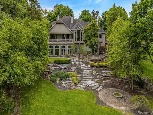 901 Spring Dr, Northville, MI, 48167-1325 | Card Image