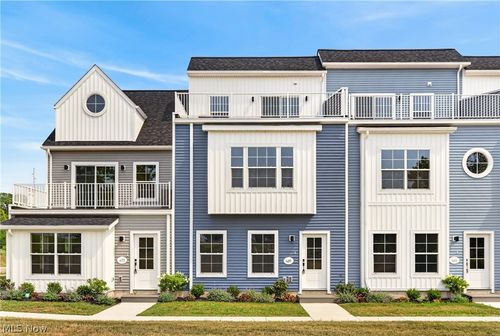 469 Harbor Ln, Lorain, OH, 44052 | Card Image